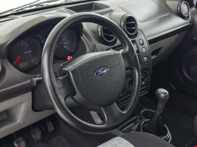 FORD FIESTA 1.0 MPI CLASS HATCH 8V FLEX 4P MANUAL 2008 - Ampére Multimarcas - Veículos usados e semi novos à venda em Curitiba/PR