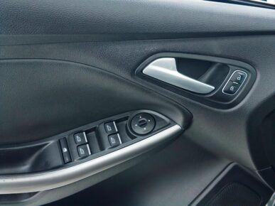 FORD FOCUS SE AT 2.0SC 2017 - Ampére Multimarcas - Veículos usados e semi novos à venda em Curitiba/PR