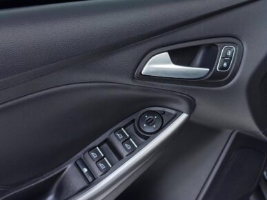 FORD FOCUS SE AT 2.0SC 2019 - Ampére Multimarcas - Veículos usados e semi novos à venda em Curitiba/PR