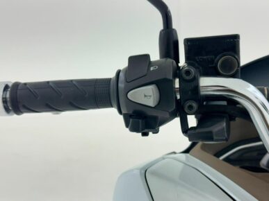 HONDA PCX 150 DLX ABS 2020 - Ampére Multimarcas - Veículos usados e semi novos à venda em Curitiba/PR