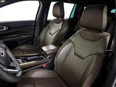 JEEP COMMANDER OVR T270 2022 - Ampére Multimarcas - Veículos usados e semi novos à venda em Curitiba/PR