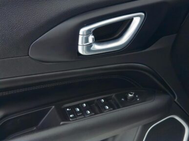 JEEP COMPASS LONG TF 2022 - Ampére Multimarcas - Veículos usados e semi novos à venda em Curitiba/PR
