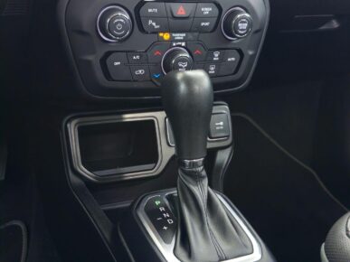 JEEP RENEGADE 1.8 16V FLEX LONGITUDE 4P AUTOMATICO 2021 - Ampére Multimarcas - Veículos usados e semi novos à venda em Curitiba/PR