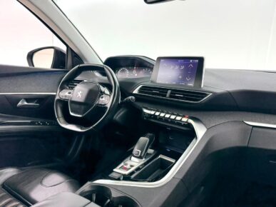 PEUGEOT 3008 GRIFFE AT 2019 - Ampére Multimarcas - Veículos usados e semi novos à venda em Curitiba/PR
