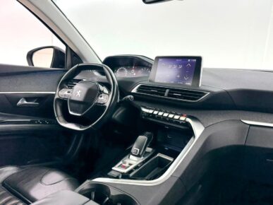 PEUGEOT 3008 GRIFFE AT 2019 - Ampére Multimarcas - Veículos usados e semi novos à venda em Curitiba/PR