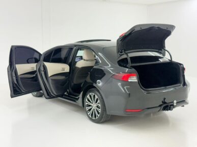 TOYOTA COROLLA APREMIUMH 2023 - Ampére Multimarcas - Veículos usados e semi novos à venda em Curitiba/PR