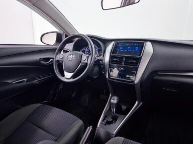 TOYOTA YARIS SA PLSCNT 2022 - Ampére Multimarcas - Veículos usados e semi novos à venda em Curitiba/PR