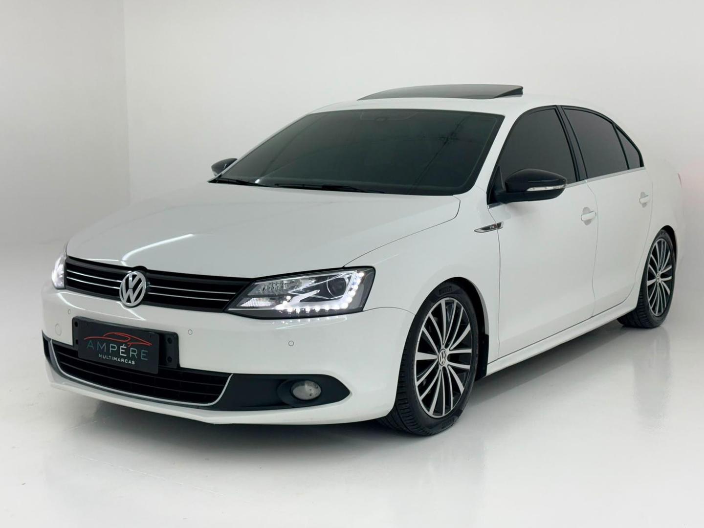 VOLKSWAGEN JETTA 2.0T 2013 - Ampére Multimarcas - Veículos usados e semi novos à venda em Curitiba/PR