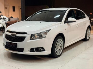 CHEVROLET CRUZE LT HB 2014 - Ampére Multimarcas - Veículos usados e semi novos à venda em Curitiba/PR