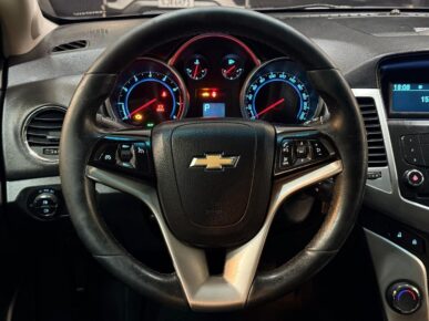 CHEVROLET CRUZE LT HB 2014 - Ampére Multimarcas - Veículos usados e semi novos à venda em Curitiba/PR