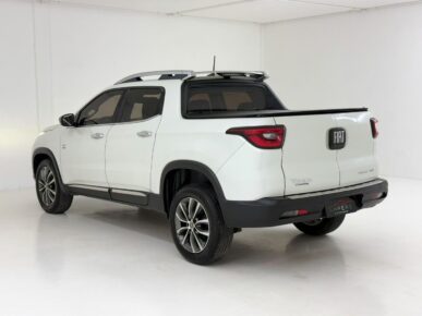 FIAT TORO VOLCANO AT D4 2019 - Ampére Multimarcas - Veículos usados e semi novos à venda em Curitiba/PR