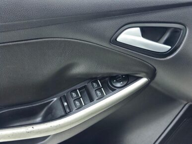 FORD FOCUS SE 1.6 H 2015 - Ampére Multimarcas - Veículos usados e semi novos à venda em Curitiba/PR