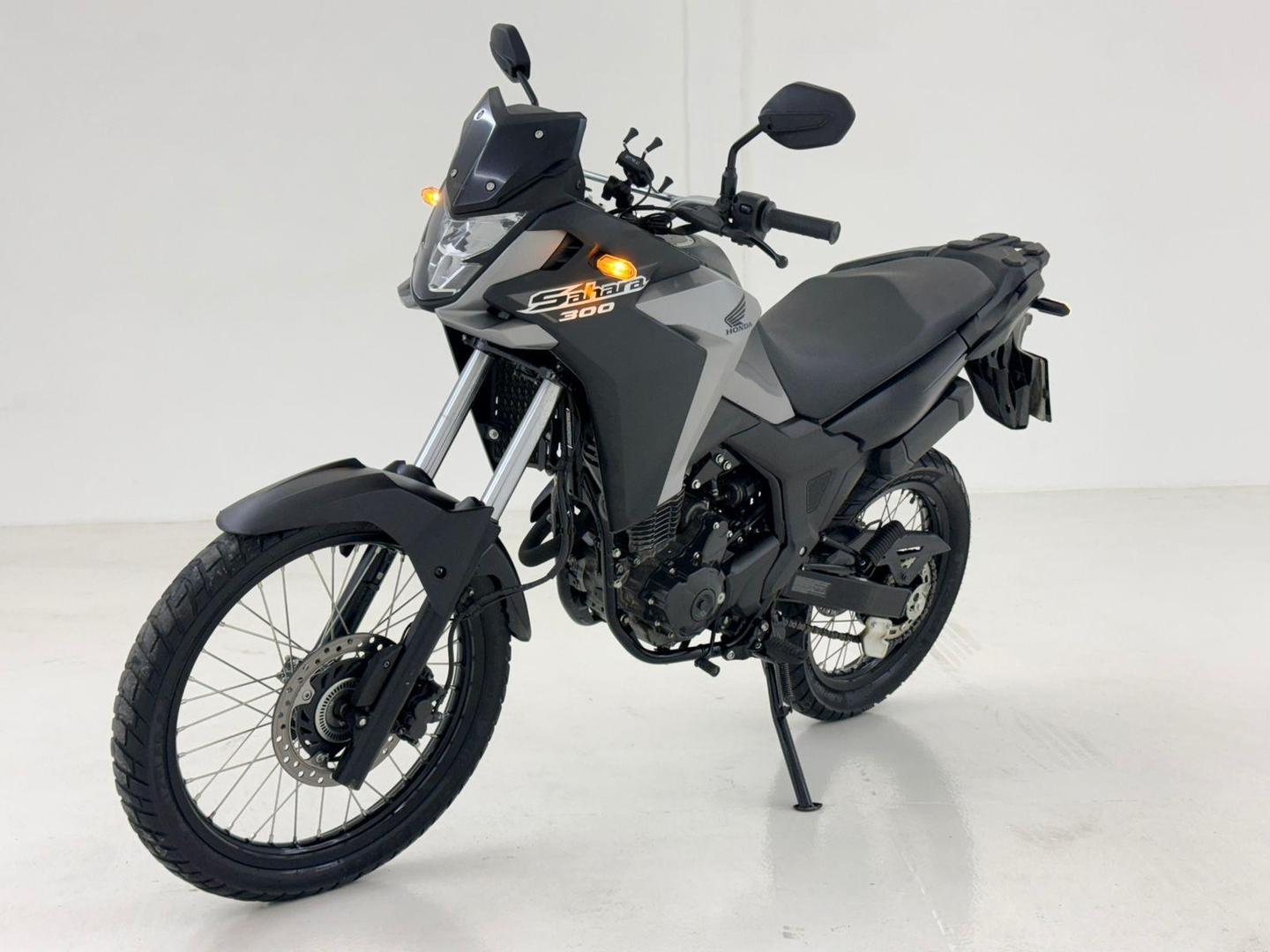 HONDA XRE 300 SAHARA 2025 - Ampére Multimarcas - Veículos usados e semi novos à venda em Curitiba/PR