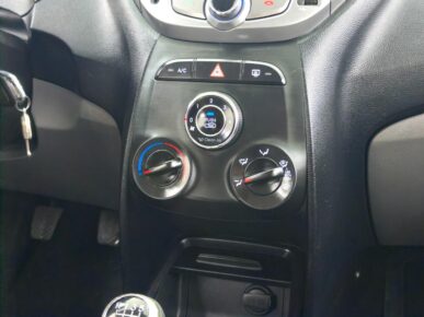 HYUNDAI HB20S PREMIUM 1.6 FLEX 16V MEC. 4P 2014 - Ampére Multimarcas - Veículos usados e semi novos à venda em Curitiba/PR