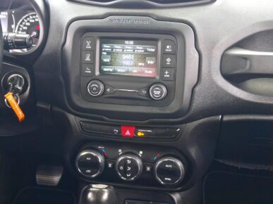 JEEP RENEGADE LONGITUDE AUTOMATICO 2016 - Ampére Multimarcas - Veículos usados e semi novos à venda em Curitiba/PR