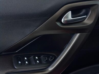 PEUGEOT 2008 GRIFFE EAT6 2020 - Ampére Multimarcas - Veículos usados e semi novos à venda em Curitiba/PR
