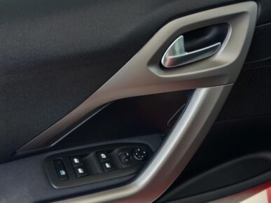 PEUGEOT 208 GRIFRE EAT6 2019 - Ampére Multimarcas - Veículos usados e semi novos à venda em Curitiba/PR