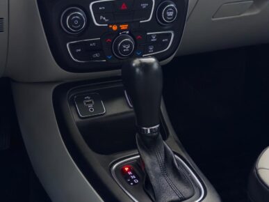 JEEP COMPASS LONGITUDE F 2018 - Ampére Multimarcas - Veículos usados e semi novos à venda em Curitiba/PR