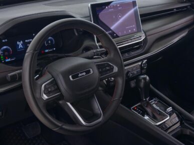 JEEP COMPASS TRAIL TD 2022 - Ampére Multimarcas - Veículos usados e semi novos à venda em Curitiba/PR