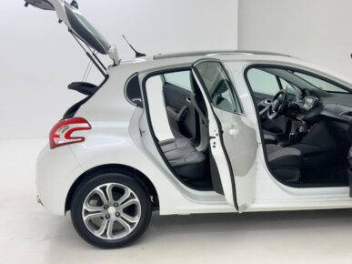 PEUGEOT 208 GRIFFE A 2014 - Ampére Multimarcas - Veículos usados e semi novos à venda em Curitiba/PR