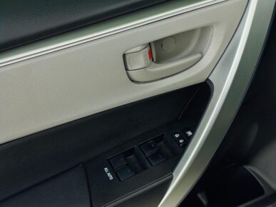 TOYOTA COROLLA XEI20FLEX 2017 - Ampére Multimarcas - Veículos usados e semi novos à venda em Curitiba/PR